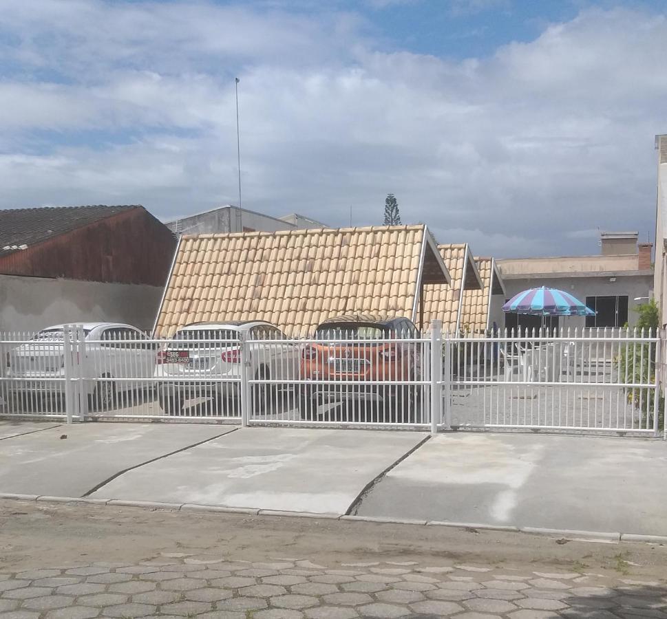 Residencial Chales Riviera Matinhos Bagian luar foto